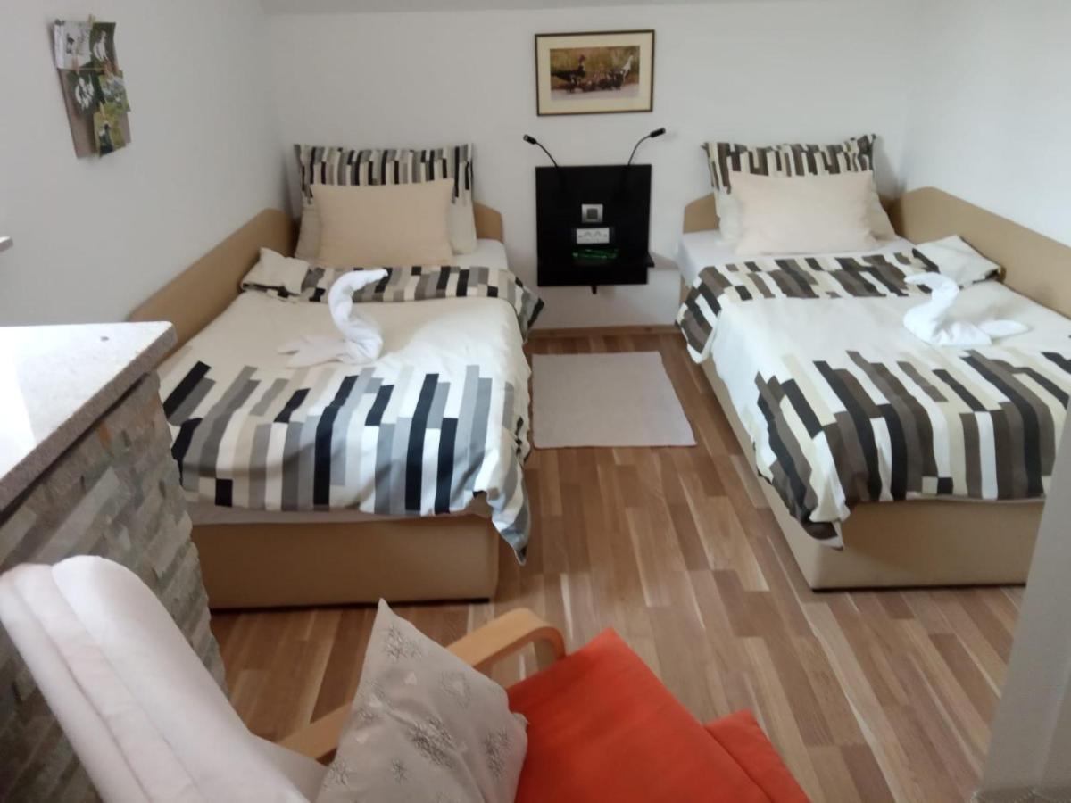 D.I.M. Holiday House Seliste Dreznicko Ngoại thất bức ảnh